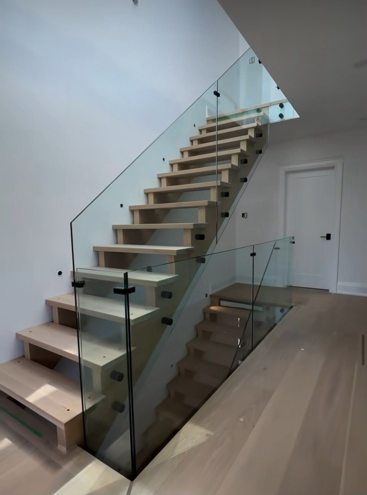 פרויקט זכוכית Diamond Glass